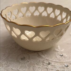 Elegant Lenox Cream and Gold Heart Cutout Bowl